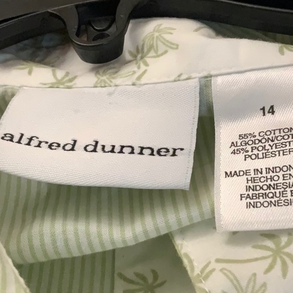 Alfred DUNNER light green buttoned down shirt. 14 - Picture 7 of 7